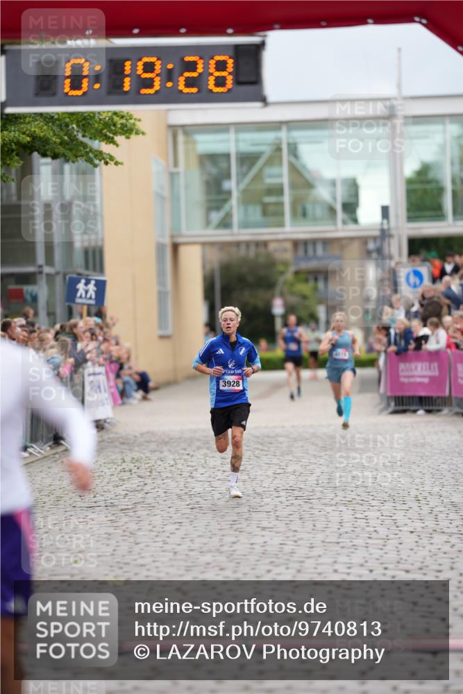 12.06.2026 - Holstenköstenlauf LAZAROV Photography http://msf.ph/oto/9740813 12.06.2026 17:49:26 Laufen 3928, 4322, 4811 meine-sportfotos.de
