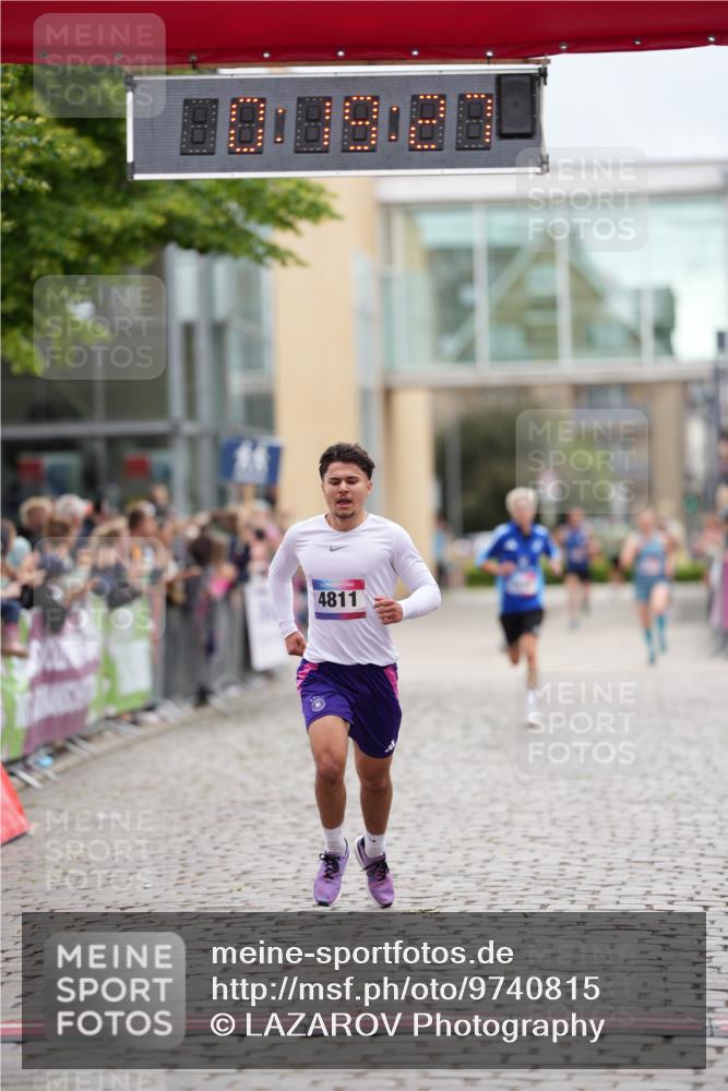 12.06.2026 - Holstenköstenlauf LAZAROV Photography http://msf.ph/oto/9740815 12.06.2026 17:49:25 Laufen 3928, 4322, 4811 meine-sportfotos.de