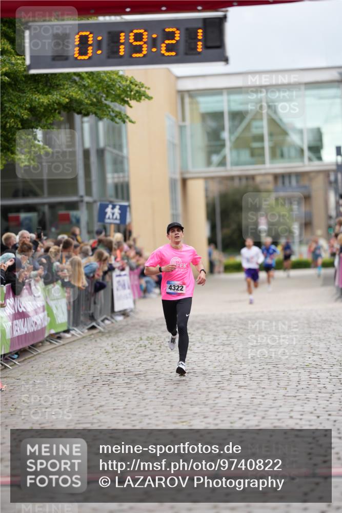 12.06.2026 - Holstenköstenlauf LAZAROV Photography http://msf.ph/oto/9740822 12.06.2026 17:49:19 Laufen 3961, 4322, 4897 meine-sportfotos.de