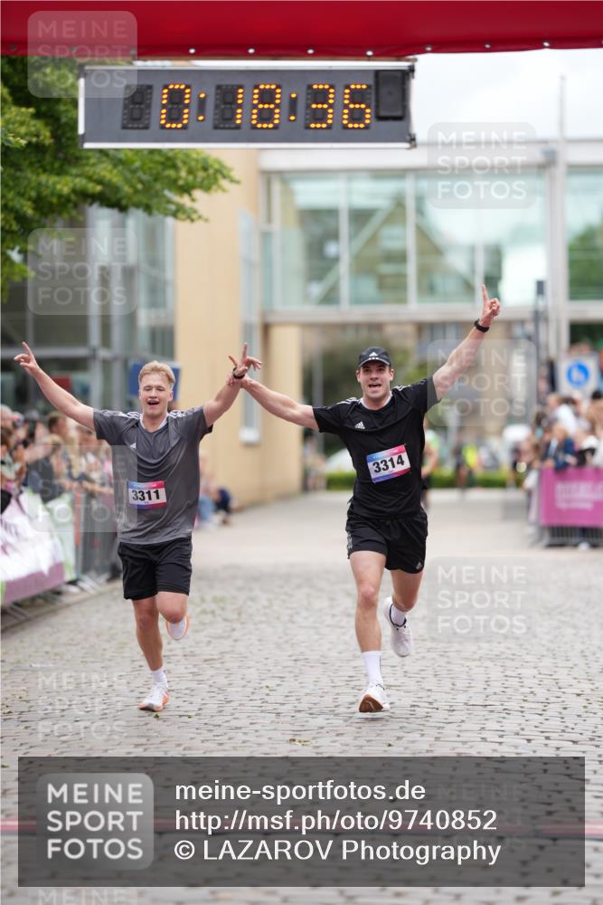 12.06.2026 - Holstenköstenlauf LAZAROV Photography http://msf.ph/oto/9740852 12.06.2026 17:48:34 Laufen 3311, 3314 meine-sportfotos.de