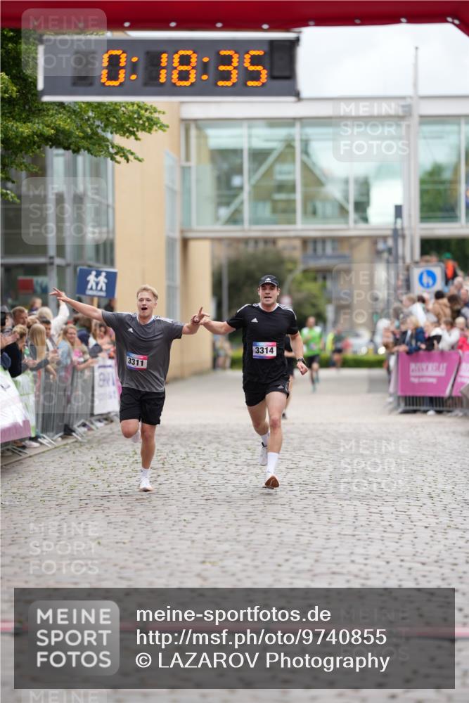 12.06.2026 - Holstenköstenlauf LAZAROV Photography http://msf.ph/oto/9740855 12.06.2026 17:48:33 Laufen 3311, 3314 meine-sportfotos.de