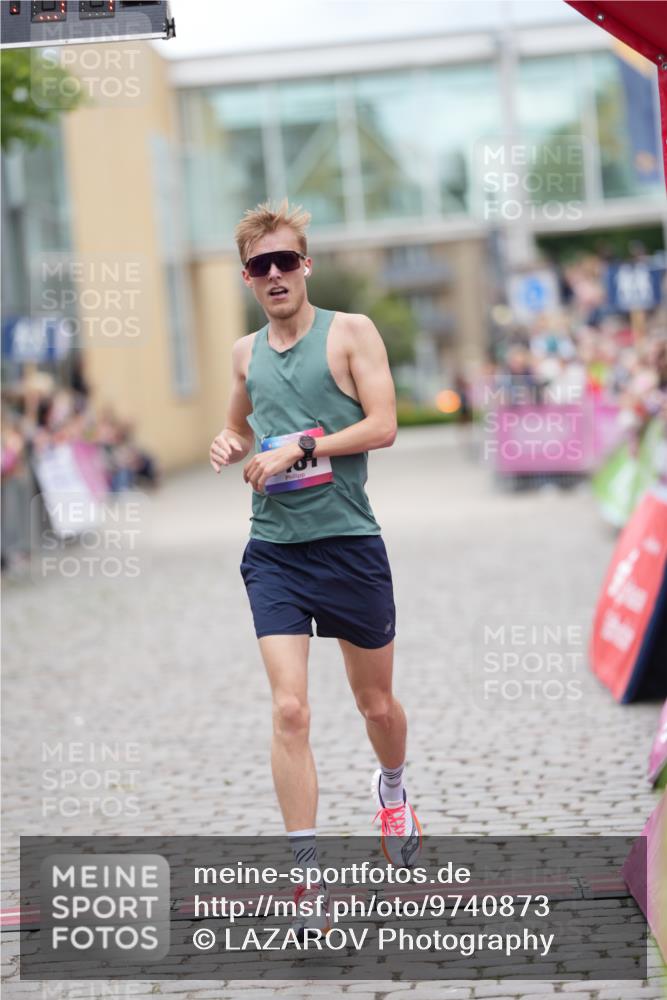 12.06.2026 - Holstenköstenlauf LAZAROV Photography http://msf.ph/oto/9740873 12.06.2026 17:46:35 Laufen 3333, 3388, 3487 meine-sportfotos.de