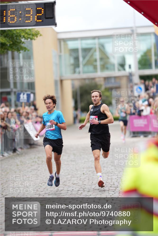 12.06.2026 - Holstenköstenlauf LAZAROV Photography http://msf.ph/oto/9740880 12.06.2026 17:46:30 Laufen 3333, 3388 meine-sportfotos.de