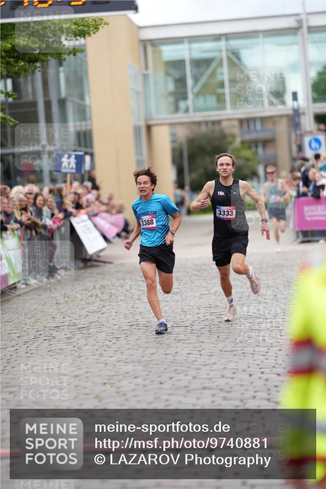 12.06.2026 - Holstenköstenlauf LAZAROV Photography http://msf.ph/oto/9740881 12.06.2026 17:46:29 Laufen 3333, 3388 meine-sportfotos.de