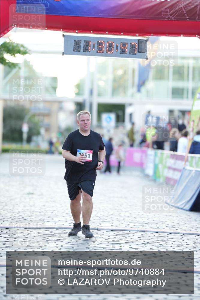 12.06.2026 - Holstenköstenlauf LAZAROV Photography http://msf.ph/oto/9740884 12.06.2026 20:30:45 Laufen 2751, 3751 meine-sportfotos.de