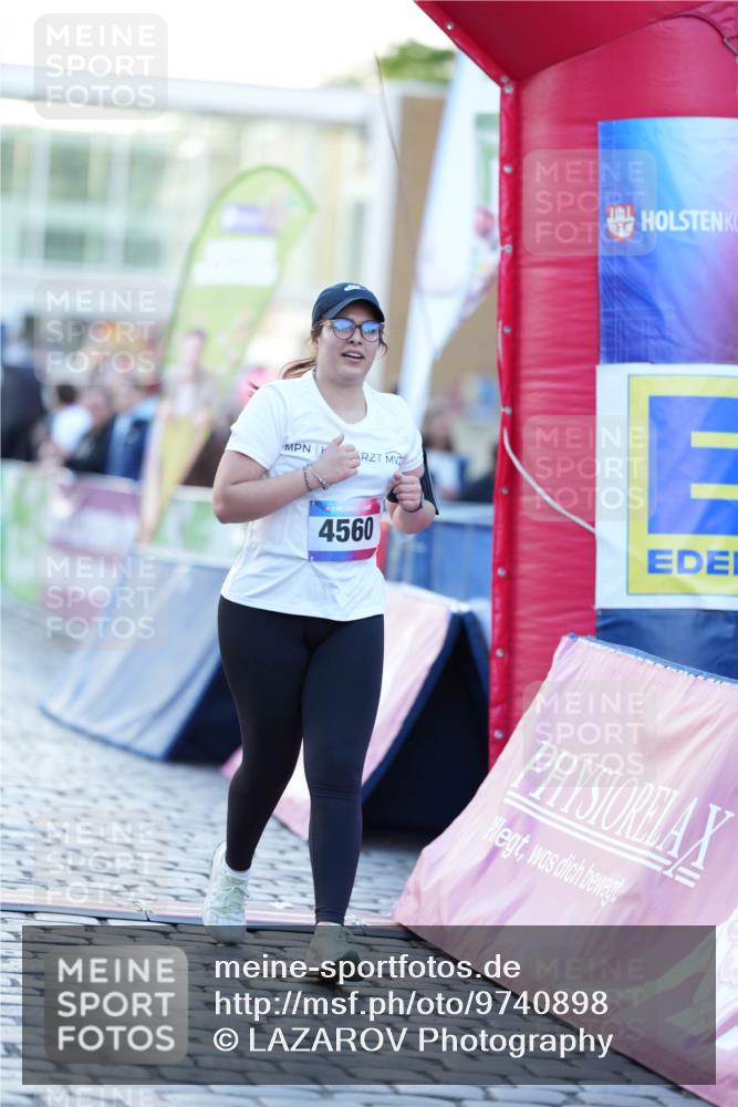 12.06.2026 - Holstenköstenlauf LAZAROV Photography http://msf.ph/oto/9740898 12.06.2026 20:32:23 Laufen 4560, 4560 meine-sportfotos.de
