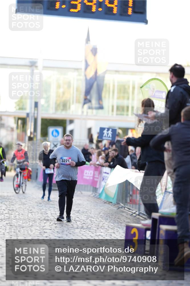 12.06.2026 - Holstenköstenlauf LAZAROV Photography http://msf.ph/oto/9740908 12.06.2026 20:34:39 Laufen 20, 0, 3221, 000, 000, 3, 223 meine-sportfotos.de