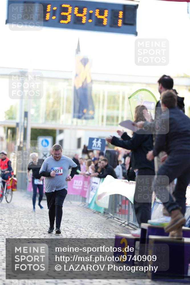 12.06.2026 - Holstenköstenlauf LAZAROV Photography http://msf.ph/oto/9740909 12.06.2026 20:34:39 Laufen 1, 34, 41, 2221, 3 meine-sportfotos.de