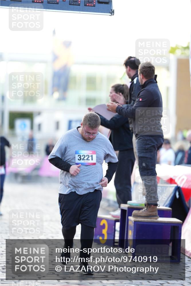 12.06.2026 - Holstenköstenlauf LAZAROV Photography http://msf.ph/oto/9740919 12.06.2026 20:34:43 Laufen 211, 3221, 3, 3221 meine-sportfotos.de