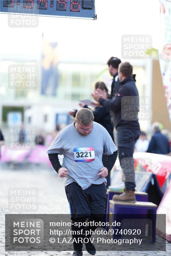 12.06.2026 - Holstenköstenlauf LAZAROV Photography http://msf.ph/oto/9740920 12.06.2026 20:34:44 Laufen 3221, 3221 meine-sportfotos.de