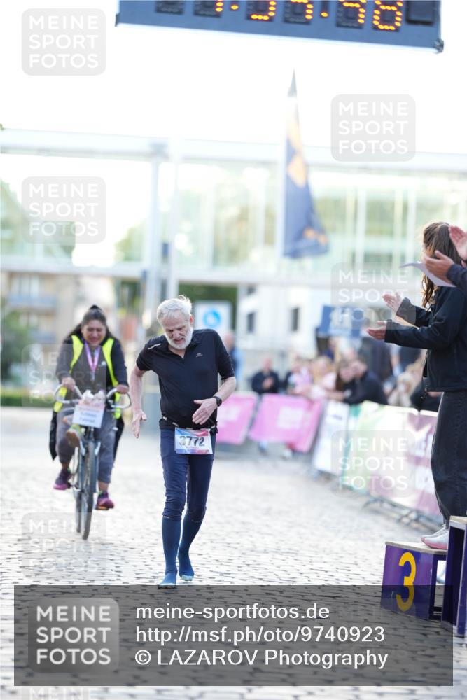 12.06.2026 - Holstenköstenlauf LAZAROV Photography http://msf.ph/oto/9740923 12.06.2026 20:34:46 Laufen 3772, 31, 3221, 3772 meine-sportfotos.de