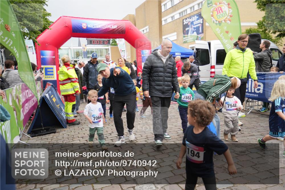 12.06.2026 - Holstenköstenlauf LAZAROV Photography http://msf.ph/oto/9740942 12.06.2026 15:03:12 Laufen 10, 03, 12, 7064, 9, 3, 7552, 7548, 194 meine-sportfotos.de