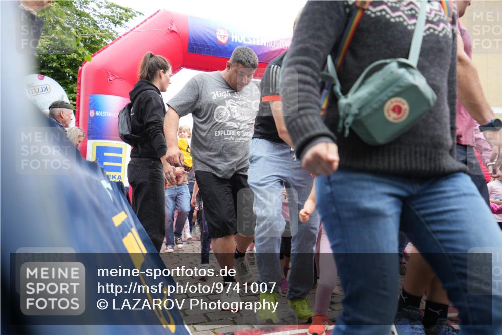 12.06.2026 - Holstenköstenlauf LAZAROV Photography http://msf.ph/oto/9741007 12.06.2026 15:10:39 Laufen  meine-sportfotos.de