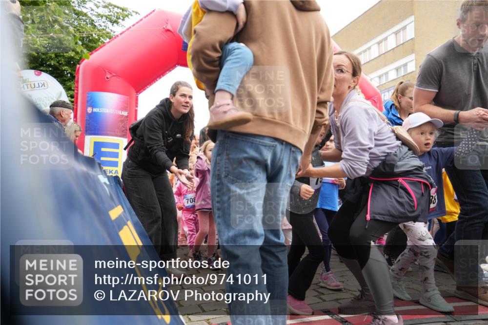 12.06.2026 - Holstenköstenlauf LAZAROV Photography http://msf.ph/oto/9741011 12.06.2026 15:10:46 Laufen 708, 8 meine-sportfotos.de