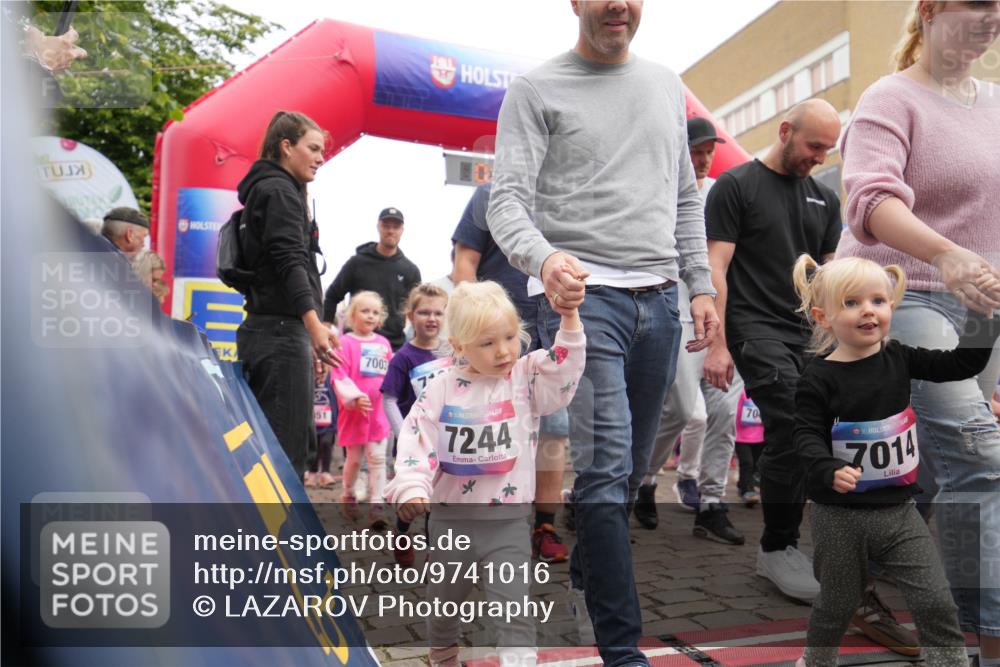 12.06.2026 - Holstenköstenlauf LAZAROV Photography http://msf.ph/oto/9741016 12.06.2026 15:10:53 Laufen 51, 7003, 36, 7244, 70, 36, 7014 meine-sportfotos.de
