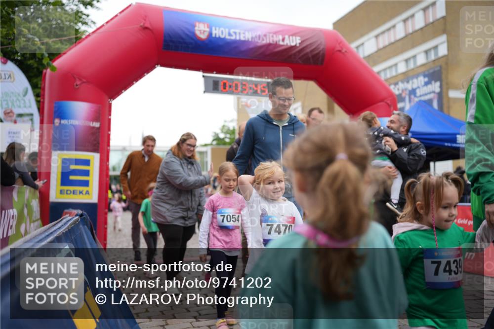 12.06.2026 - Holstenköstenlauf LAZAROV Photography http://msf.ph/oto/9741202 12.06.2026 15:14:16 Laufen 03, 45, 771, 7054, 7470, 7439 meine-sportfotos.de