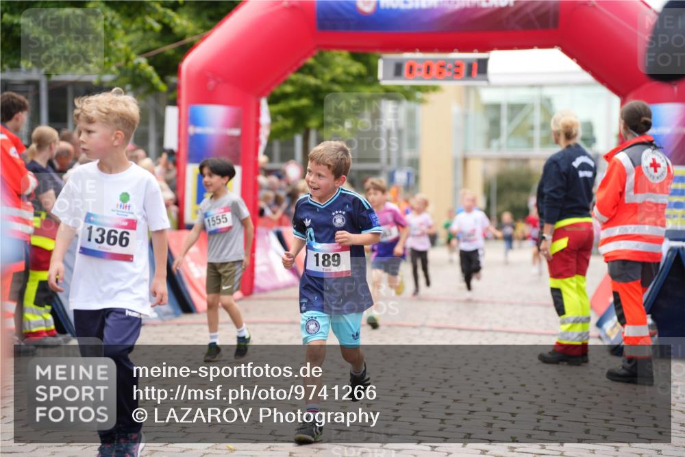 12.06.2026 - Holstenköstenlauf LAZAROV Photography http://msf.ph/oto/9741266 12.06.2026 15:36:34 Laufen 1555, 1366, 189, 36, 58, 78, 84, 103, 362, 400, 783, 1369, 1402, 1458 meine-sportfotos.de