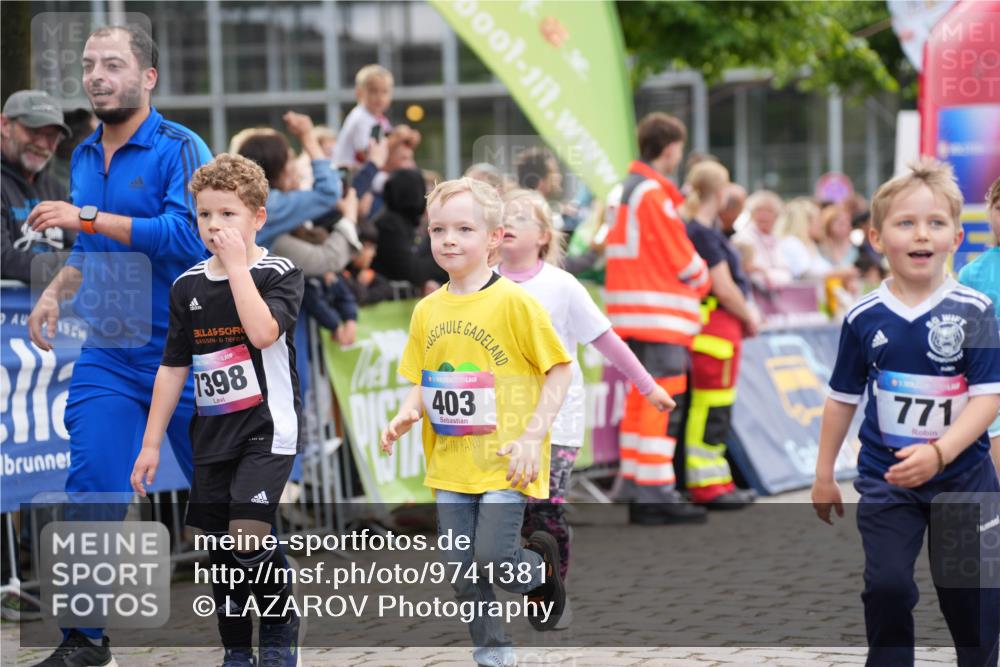 12.06.2026 - Holstenköstenlauf LAZAROV Photography http://msf.ph/oto/9741381 12.06.2026 15:38:17 Laufen 1, 16, 1398, 403, 771, 24, 40, 105, 139, 185, 350, 351, 399, 407, 793, 1146, 1364, 1462 meine-sportfotos.de