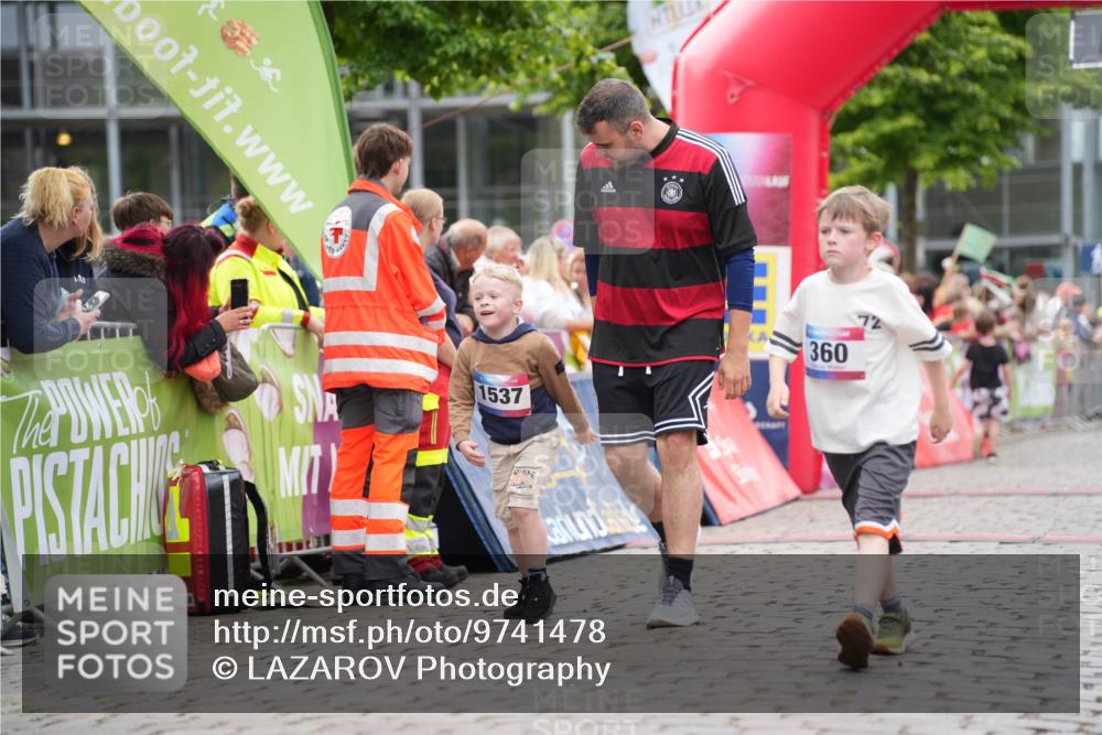 12.06.2026 - Holstenköstenlauf LAZAROV Photography http://msf.ph/oto/9741478 12.06.2026 15:39:56 Laufen 1537, 360, 82, 92, 405, 536, 538, 1488 meine-sportfotos.de