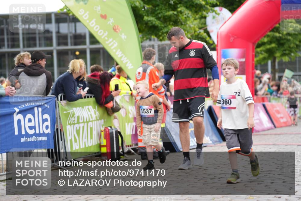 12.06.2026 - Holstenköstenlauf LAZAROV Photography http://msf.ph/oto/9741479 12.06.2026 15:39:57 Laufen 9, 1537, 360, 72, 82, 92, 405, 536, 538, 765, 1488 meine-sportfotos.de