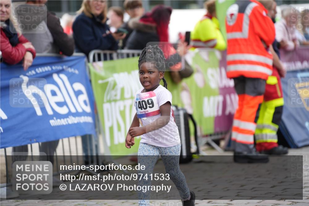 12.06.2026 - Holstenköstenlauf LAZAROV Photography http://msf.ph/oto/9741533 12.06.2026 15:41:34 Laufen 7409, 1262 meine-sportfotos.de