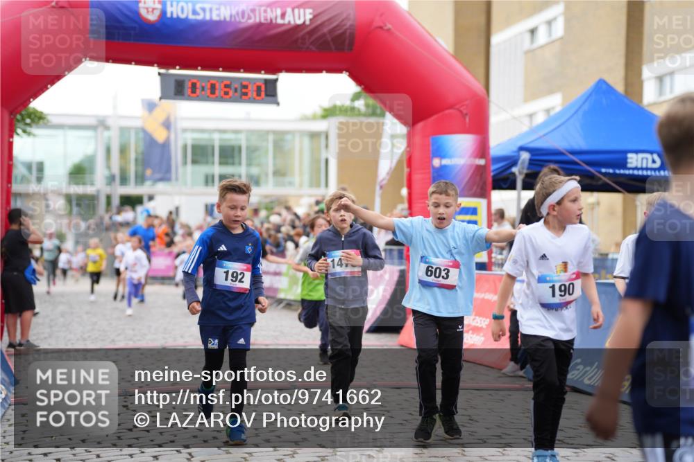 12.06.2026 - Holstenköstenlauf LAZAROV Photography http://msf.ph/oto/9741662 12.06.2026 16:06:32 Laufen 14, 603, 192, 190, 147, 192, 193, 202, 204, 455, 571, 1003, 1231, 1257, 1337, 1385, 1405, 1527 meine-sportfotos.de