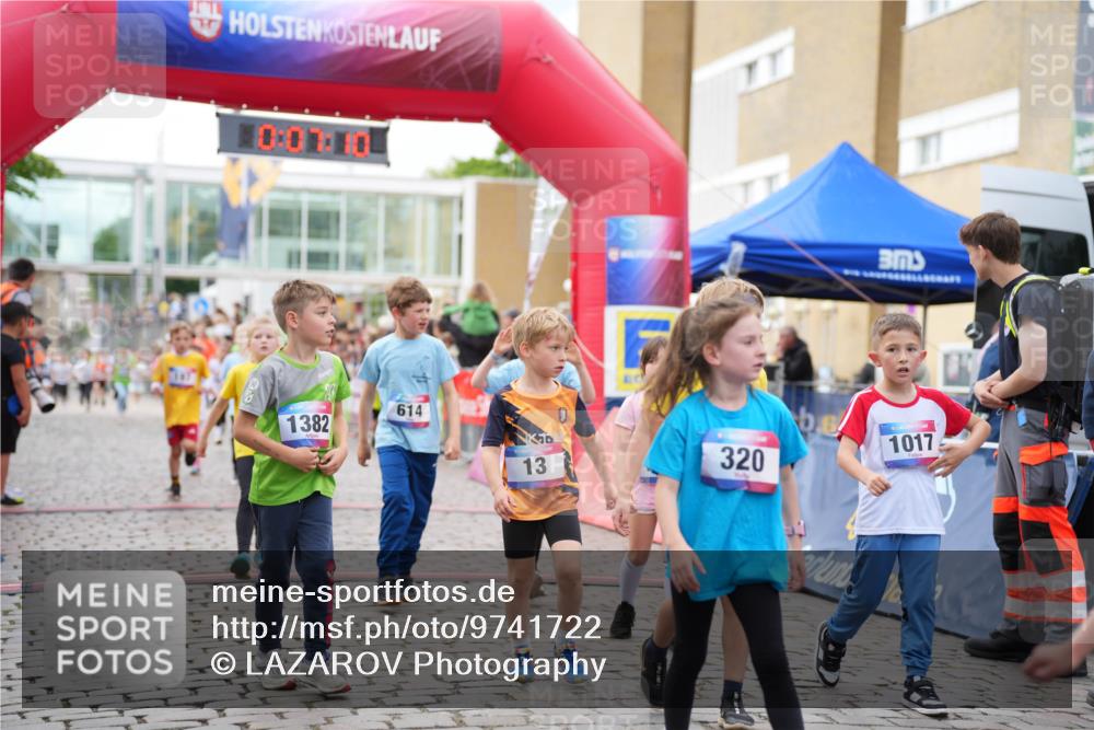 12.06.2026 - Holstenköstenlauf LAZAROV Photography http://msf.ph/oto/9741722 12.06.2026 16:07:12 Laufen 10, 07, 110, 1382, 614, 13, 320, 1017, 66, 197, 319, 452, 575, 797, 942, 1009, 1015, 1021, 1225, 1252, 1360, 1387, 1389, 1497 meine-sportfotos.de