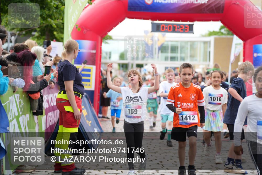 12.06.2026 - Holstenköstenlauf LAZAROV Photography http://msf.ph/oto/9741746 12.06.2026 16:07:25 Laufen 0, 07, 23, 563, 159, 1412, 1016, 2, 3, 159, 203, 343, 432, 545, 556, 563, 564, 569, 570, 809, 1234, 1352, 1354, 1410, 1466 meine-sportfotos.de