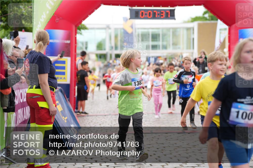 12.06.2026 - Holstenköstenlauf LAZAROV Photography http://msf.ph/oto/9741763 12.06.2026 16:07:39 Laufen 1383, 10, 07, 31, 100, 27, 153, 195, 390, 441, 444, 454, 546, 547, 775, 815, 821, 1221, 1241, 1334, 1336, 1355, 1356, 1383, 1392, 1393, 1407, 1408, 1411 meine-sportfotos.de