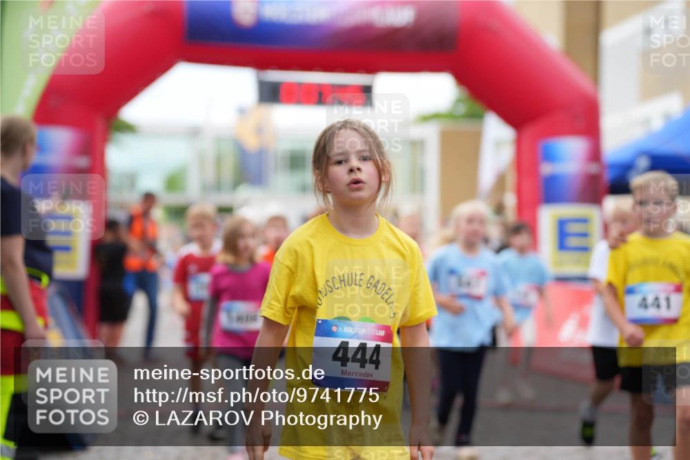 12.06.2026 - Holstenköstenlauf LAZAROV Photography http://msf.ph/oto/9741775 12.06.2026 16:07:47 Laufen 36, 444, 441, 153, 158, 345, 414, 546, 553, 814, 821, 1128, 1221, 1248, 1335, 1407, 1411 meine-sportfotos.de