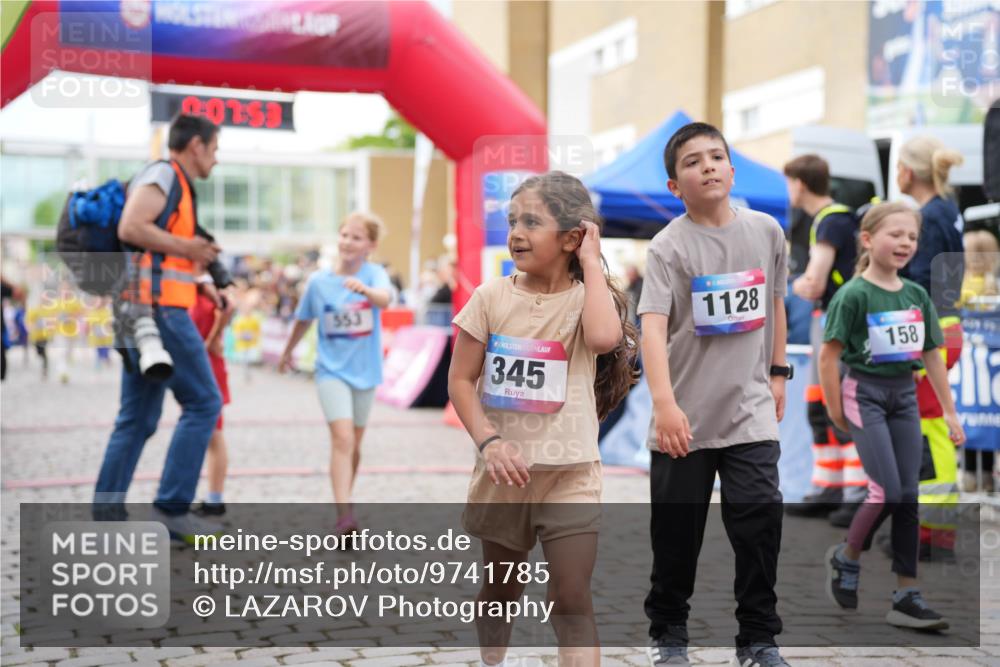 12.06.2026 - Holstenköstenlauf LAZAROV Photography http://msf.ph/oto/9741785 12.06.2026 16:07:55 Laufen 553, 345, 1128, 158, 333, 417, 422, 426, 450, 559, 769, 817, 819, 1123, 1246 meine-sportfotos.de