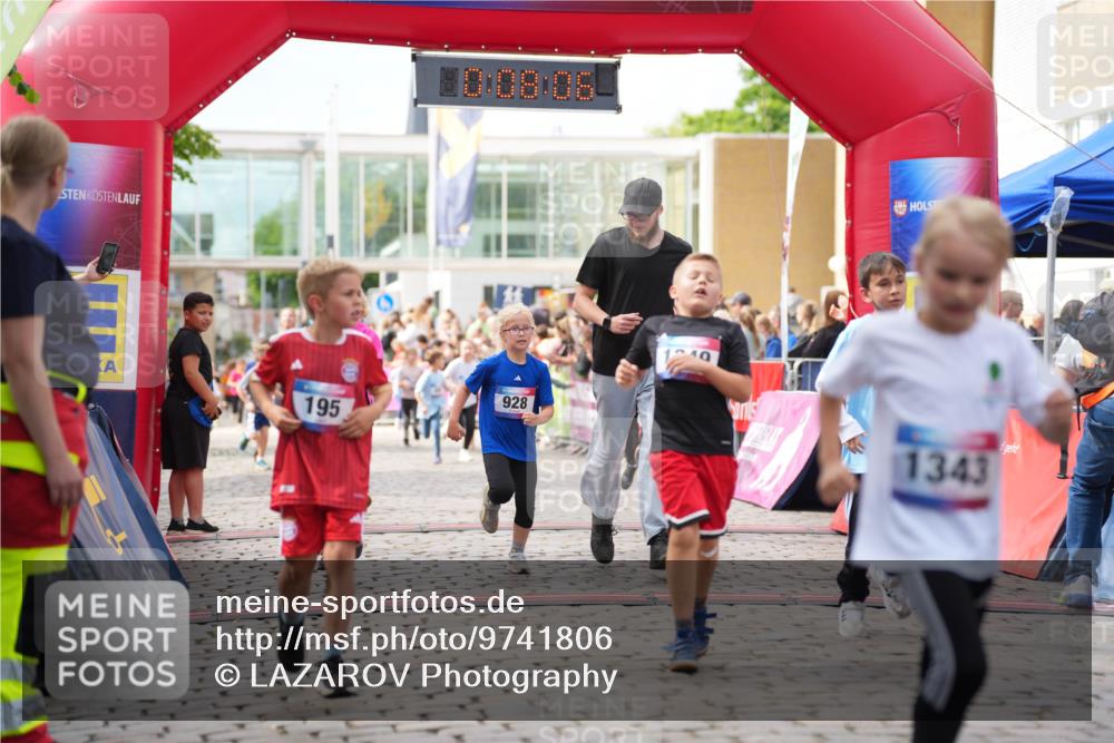 12.06.2026 - Holstenköstenlauf LAZAROV Photography http://msf.ph/oto/9741806 12.06.2026 16:08:08 Laufen 928, 195, 1343, 11, 140, 318, 561, 568, 668, 674, 928, 1223, 1238, 1249, 1255, 1338, 1341, 1348, 1349, 1350, 1361 meine-sportfotos.de
