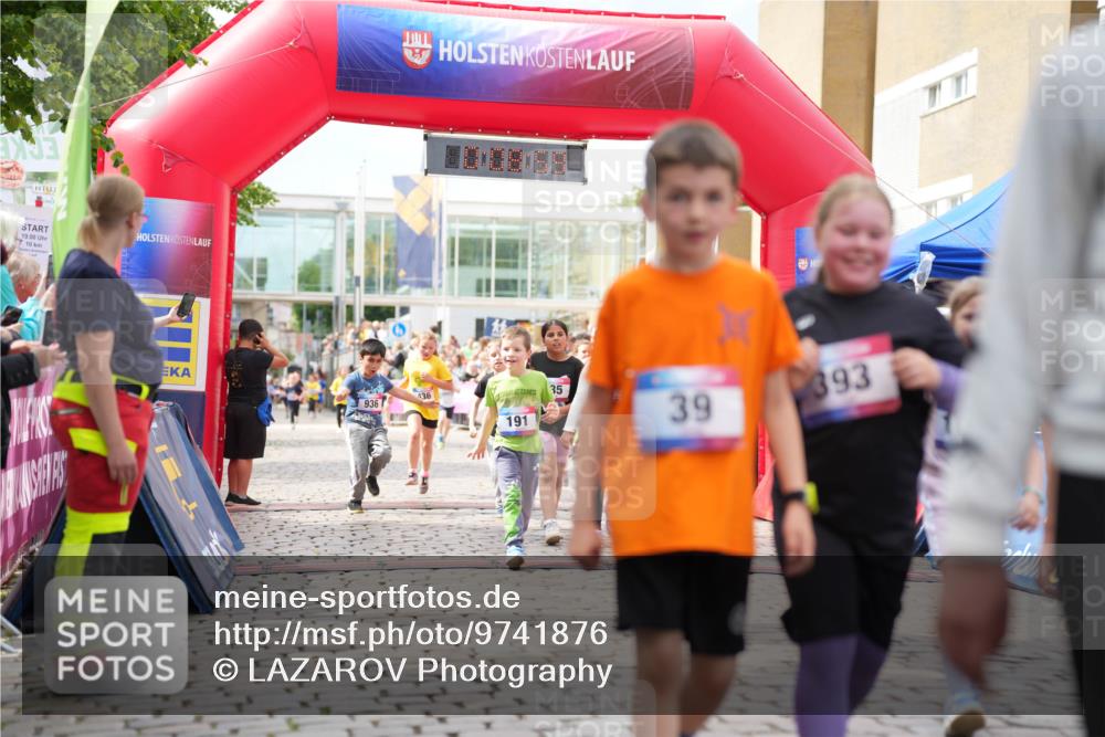 12.06.2026 - Holstenköstenlauf LAZAROV Photography http://msf.ph/oto/9741876 12.06.2026 16:09:01 Laufen 19, 00, 710, 436, 35, 936, 39, 191, 393, 120, 335, 436, 439, 457, 818, 936, 1332 meine-sportfotos.de