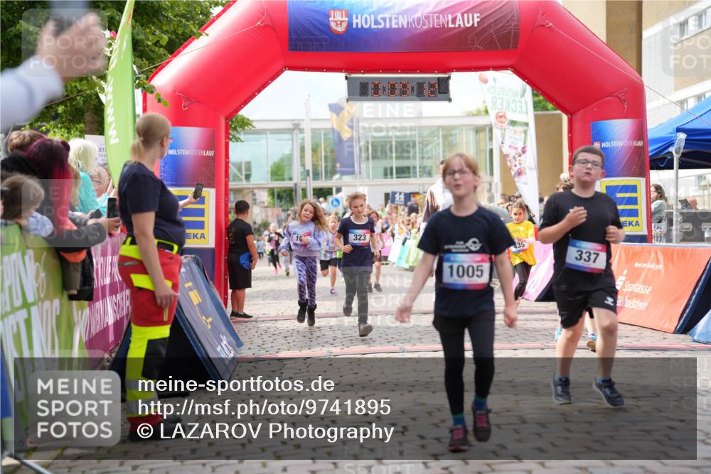 12.06.2026 - Holstenköstenlauf LAZAROV Photography http://msf.ph/oto/9741895 12.06.2026 16:09:14 Laufen 19, 00, 10, 16, 324, 323, 1005, 435, 337, 69, 160, 323, 324, 325, 337, 339, 435, 816, 820, 1233, 1390 meine-sportfotos.de