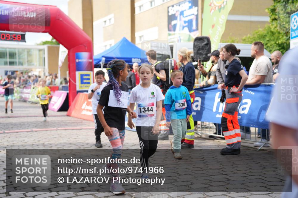 12.06.2026 - Holstenköstenlauf LAZAROV Photography http://msf.ph/oto/9741966 12.06.2026 16:10:00 Laufen 09, 58, 1344, 330, 449, 549, 1454, 1464 meine-sportfotos.de