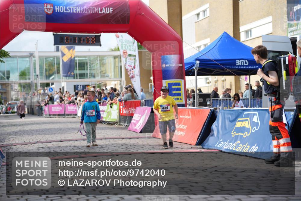 12.06.2026 - Holstenköstenlauf LAZAROV Photography http://msf.ph/oto/9742040 12.06.2026 16:11:09 Laufen 330, 434, 25, 434 meine-sportfotos.de