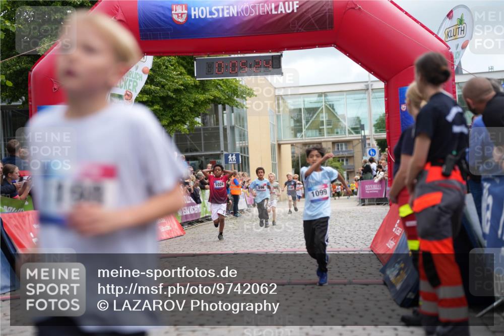 12.06.2026 - Holstenköstenlauf LAZAROV Photography http://msf.ph/oto/9742062 12.06.2026 16:20:22 Laufen 00, 05, 88, 1024, 596, 1099, 117, 596, 1024, 1099, 1189 meine-sportfotos.de