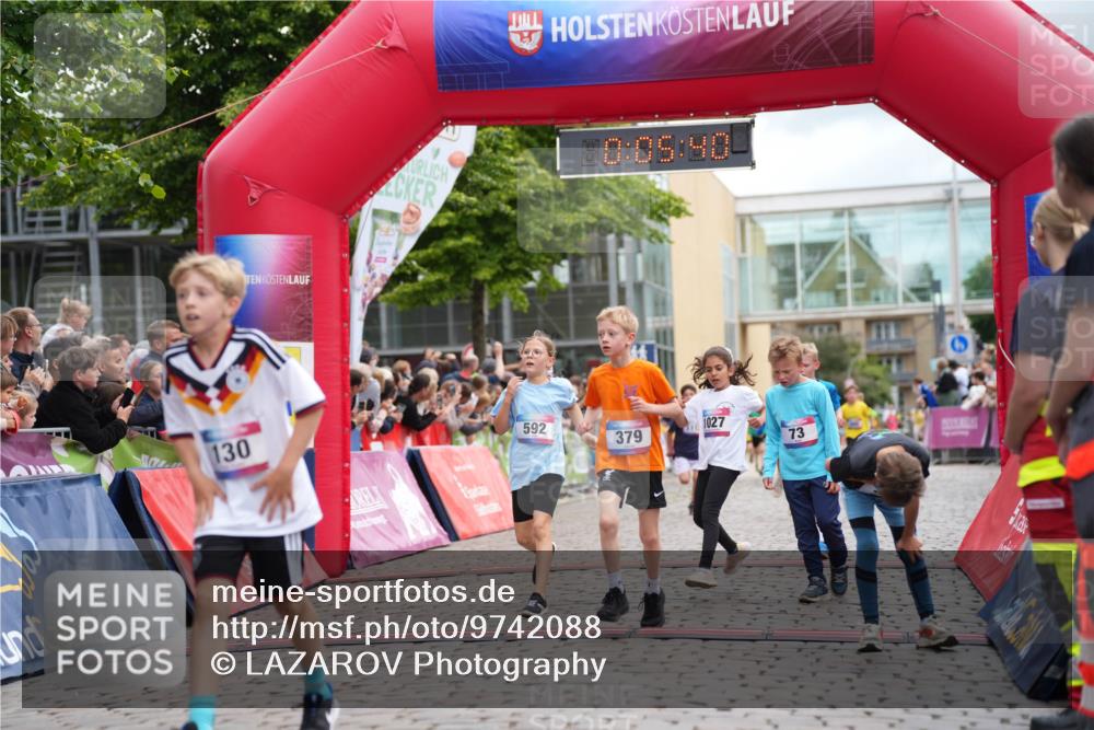 12.06.2026 - Holstenköstenlauf LAZAROV Photography http://msf.ph/oto/9742088 12.06.2026 16:20:37 Laufen 130, 9140, 592, 1027, 379, 73, 42, 73, 130, 211, 379, 381, 466, 477, 592, 1027, 1112, 1452, 1556 meine-sportfotos.de