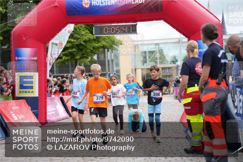 12.06.2026 - Holstenköstenlauf LAZAROV Photography http://msf.ph/oto/9742090 12.06.2026 16:20:38 Laufen 0, 05, 48, 592, 1452, 1027, 208, 379, 42, 130, 211, 379, 381, 466, 477, 592, 1027, 1112, 1452, 1556 meine-sportfotos.de