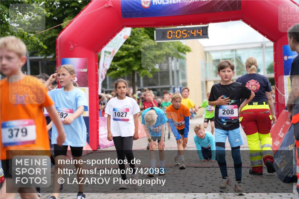 12.06.2026 - Holstenköstenlauf LAZAROV Photography http://msf.ph/oto/9742093 12.06.2026 16:20:42 Laufen 379, 0, 05, 44, 92, 1027, 208, 42, 94, 211, 381, 466, 477, 1112, 1556 meine-sportfotos.de