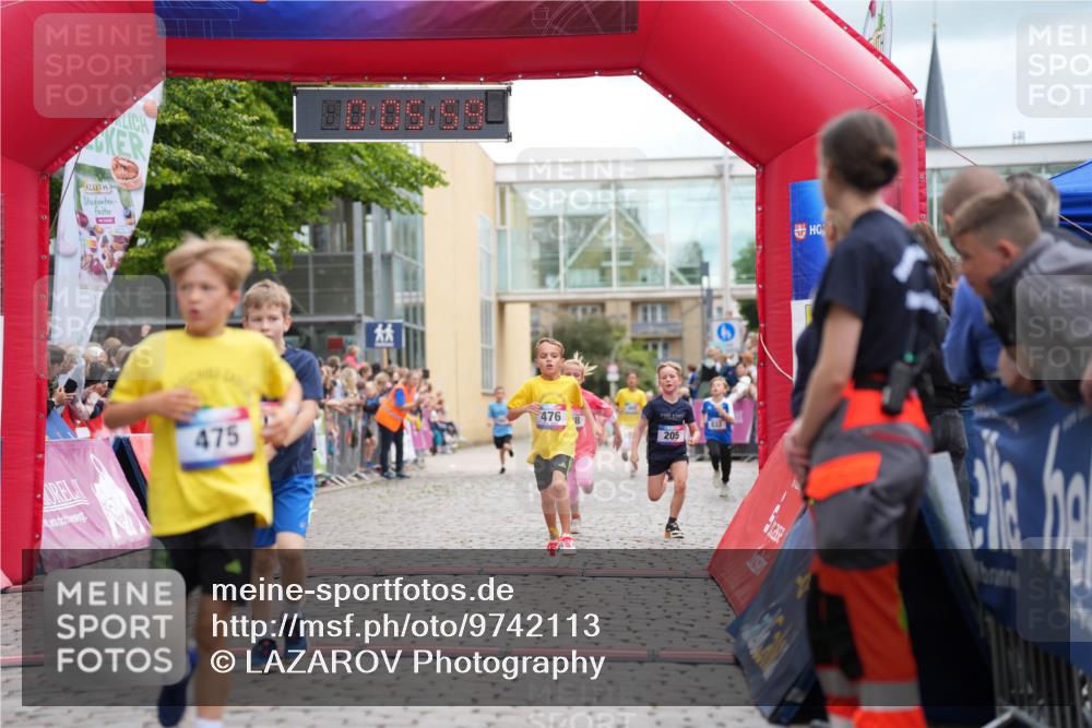 12.06.2026 - Holstenköstenlauf LAZAROV Photography http://msf.ph/oto/9742113 12.06.2026 16:20:57 Laufen 88, 58, 88, 476, 8, 475, 132, 205, 205, 298, 458, 475, 476, 599, 832, 840, 1210, 1309, 1484 meine-sportfotos.de