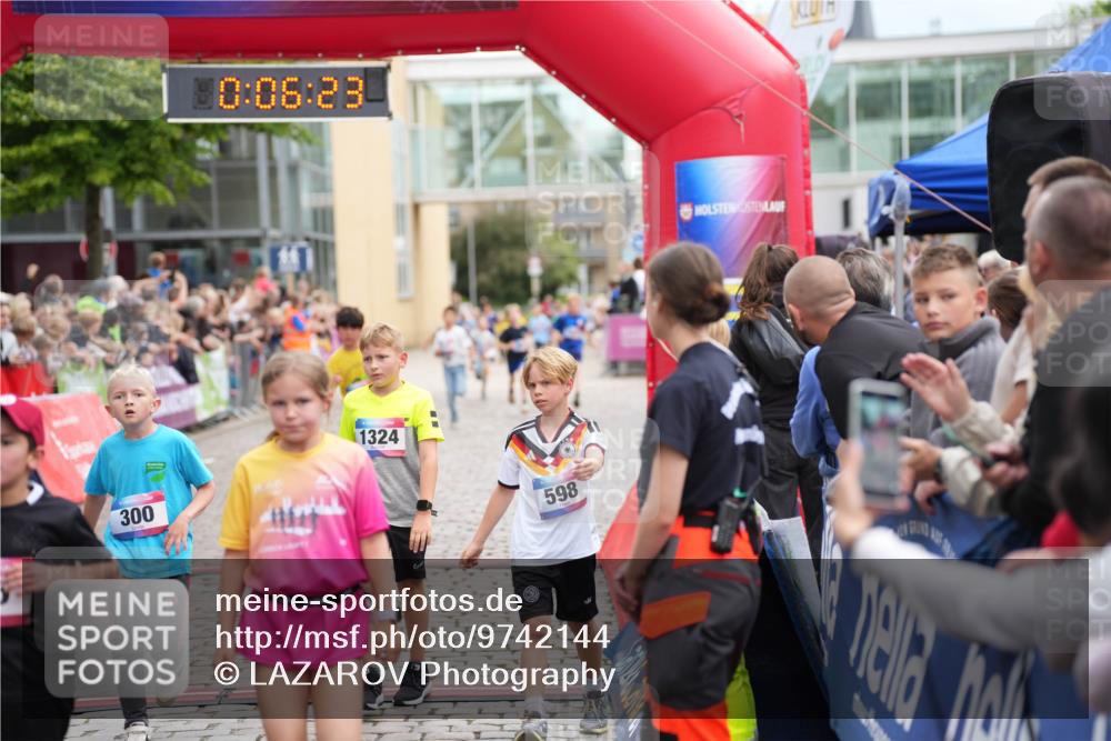 12.06.2026 - Holstenköstenlauf LAZAROV Photography http://msf.ph/oto/9742144 12.06.2026 16:21:21 Laufen 0, 06, 23, 300, 1324, 598, 210, 300, 459, 591, 598, 825, 835, 837, 1029, 1314, 1324 meine-sportfotos.de
