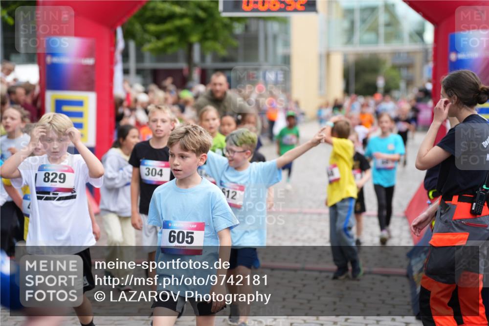 12.06.2026 - Holstenköstenlauf LAZAROV Photography http://msf.ph/oto/9742181 12.06.2026 16:21:50 Laufen 304, 829, 12, 36, 605, 86, 206, 307, 382, 597, 688, 702, 850, 857, 866, 1002, 1023, 1102, 1111, 1184, 1313, 1328, 1413, 1436, 1475, 1525, 1540, 1560 meine-sportfotos.de
