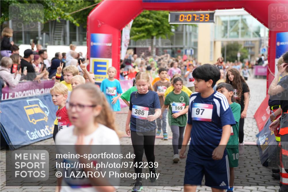 12.06.2026 - Holstenköstenlauf LAZAROV Photography http://msf.ph/oto/9742239 12.06.2026 16:22:31 Laufen 103, 302, 386, 36, 0, 07, 33, 169, 97, 10, 166, 169, 303, 383, 464, 576, 584, 828, 842, 848, 859, 951, 1025, 1118, 1476, 1543 meine-sportfotos.de
