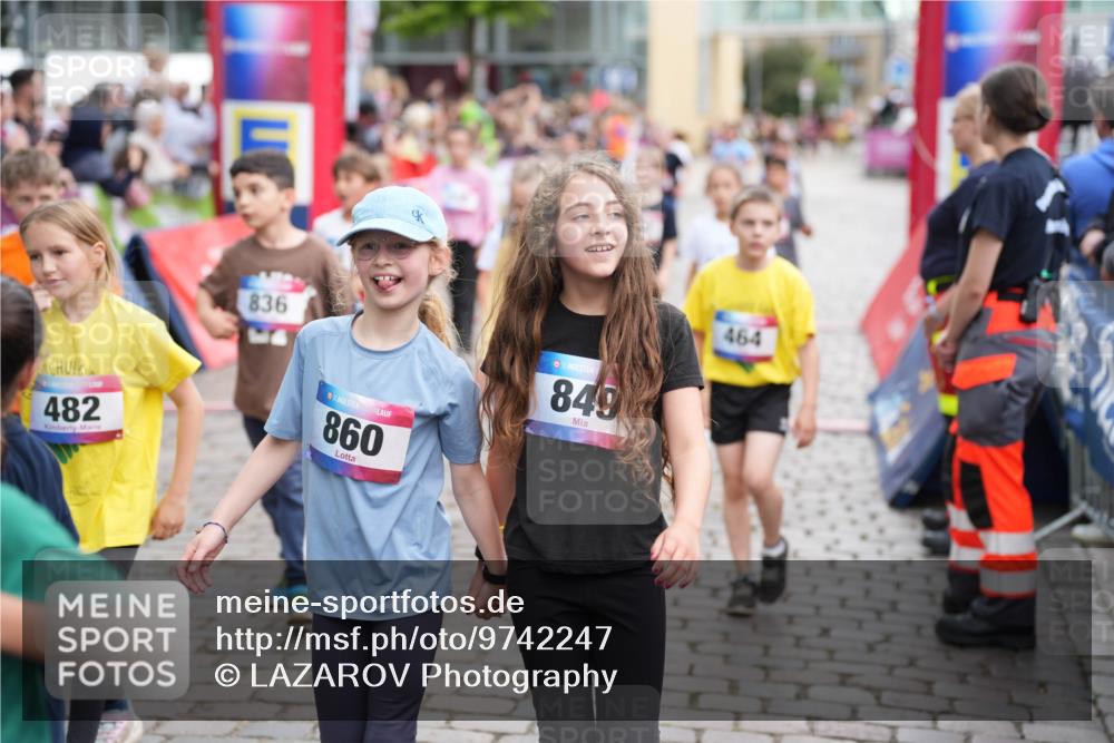 12.06.2026 - Holstenköstenlauf LAZAROV Photography http://msf.ph/oto/9742247 12.06.2026 16:22:35 Laufen 482, 836, 36, 860, 36, 849, 464, 166, 303, 576, 584, 676, 828, 847, 848, 859, 951, 1025, 1118, 1476, 1543 meine-sportfotos.de