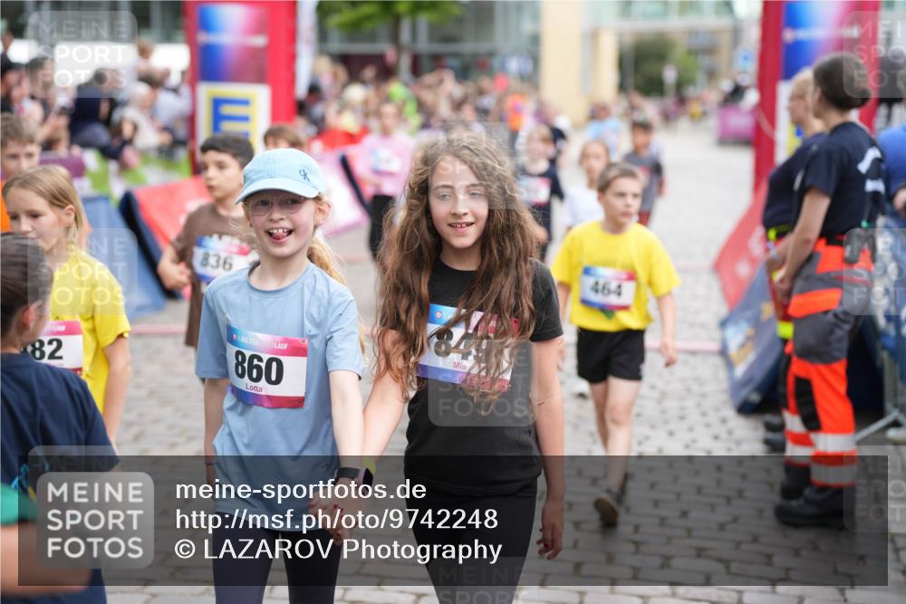 12.06.2026 - Holstenköstenlauf LAZAROV Photography http://msf.ph/oto/9742248 12.06.2026 16:22:35 Laufen 836, 82, 35, 860, 464, 166, 303, 576, 584, 676, 828, 847, 848, 859, 951, 1025, 1118, 1476, 1543 meine-sportfotos.de