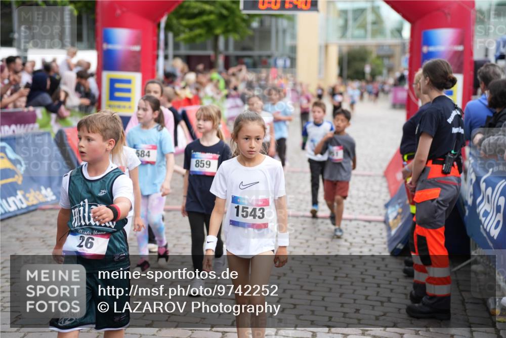 12.06.2026 - Holstenköstenlauf LAZAROV Photography http://msf.ph/oto/9742252 12.06.2026 16:22:38 Laufen 225, 26, 584, 859, 1543, 145, 35, 166, 576, 581, 676, 687, 828, 847, 862, 870, 1476 meine-sportfotos.de