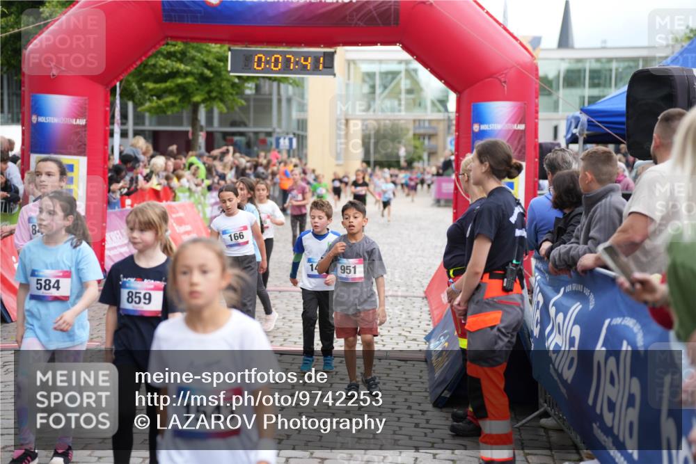12.06.2026 - Holstenköstenlauf LAZAROV Photography http://msf.ph/oto/9742253 12.06.2026 16:22:39 Laufen 584, 859, 1543, 166, 0, 07, 4, 14, 951, 35, 166, 170, 576, 581, 676, 687, 828, 847, 862, 870, 1476 meine-sportfotos.de
