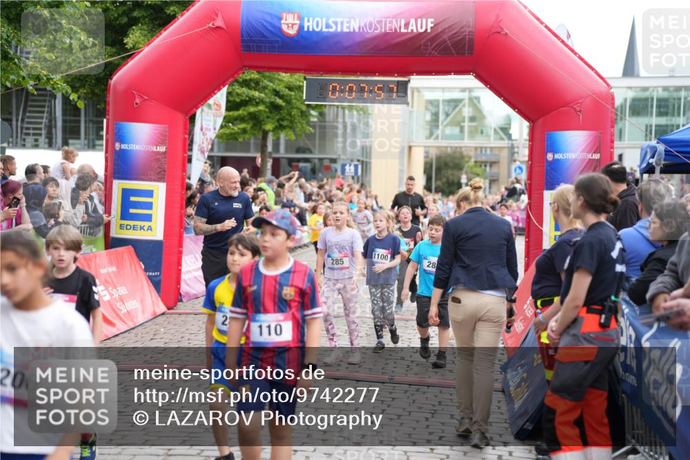 12.06.2026 - Holstenköstenlauf LAZAROV Photography http://msf.ph/oto/9742277 12.06.2026 16:22:54 Laufen 206, 2, 110, 10, 07, 5, 285, 1100, 15, 28, 61, 284, 285, 288, 297, 305, 385, 481, 589, 693, 695, 703, 844, 845, 1028, 1100, 1113, 1185, 1186, 1220, 1329 meine-sportfotos.de