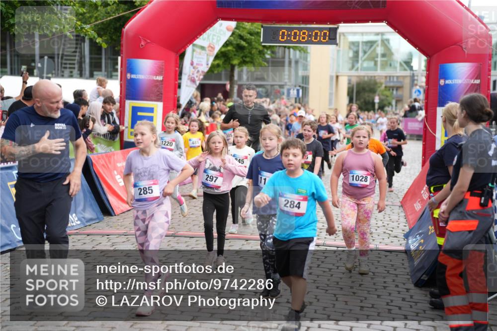 12.06.2026 - Holstenköstenlauf LAZAROV Photography http://msf.ph/oto/9742286 12.06.2026 16:22:58 Laufen 20, 1220, 285, 0, 08, 00, 481, 297, 305, 45, 284, 1028, 61, 297, 305, 385, 481, 589, 693, 695, 703, 844, 845, 855, 1026, 1113, 1185, 1186, 1220, 1310, 1319, 1329 meine-sportfotos.de
